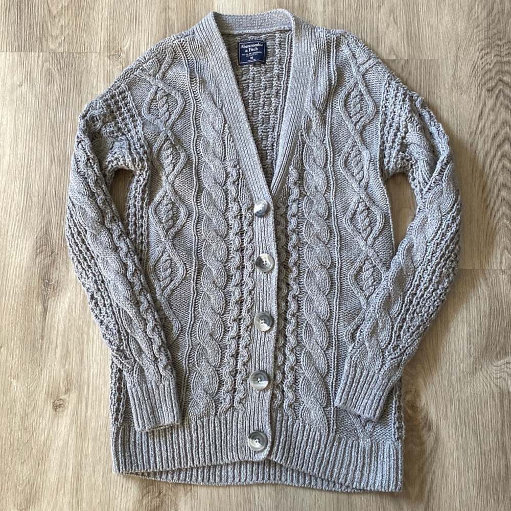 Abercrombie women’s button up cardigan sweater